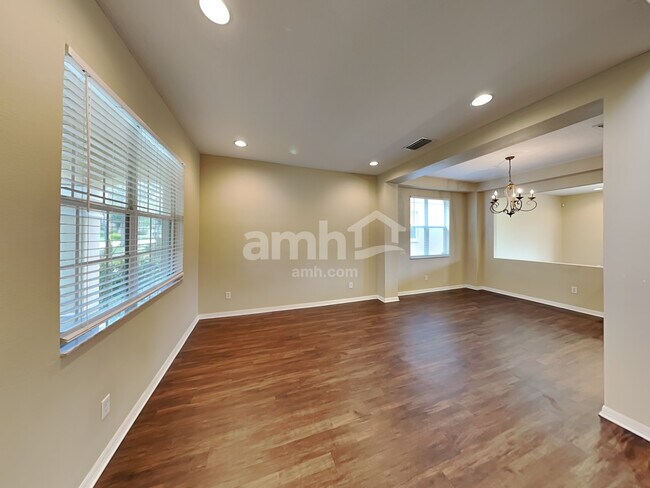 Building Photo - 11445 Dutch Iris Drive