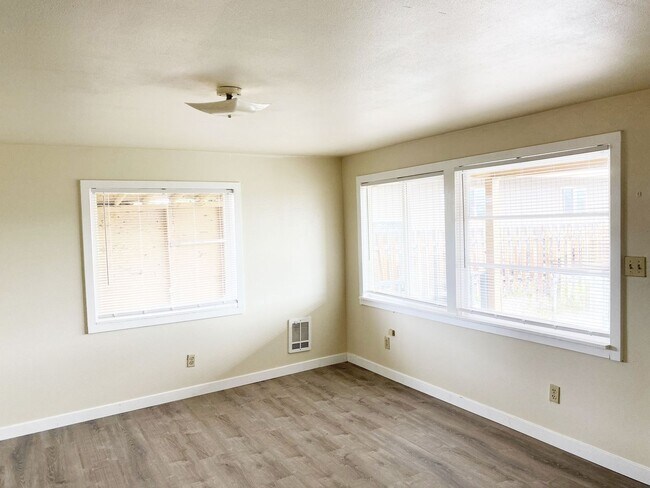 Foto del edificio - 2440 Chatham Hill Dr