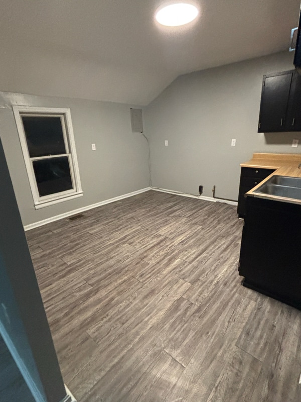 Building Photo - 101 N Main St