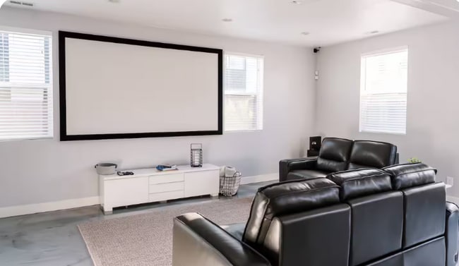 Building Photo - 858 S Edison St