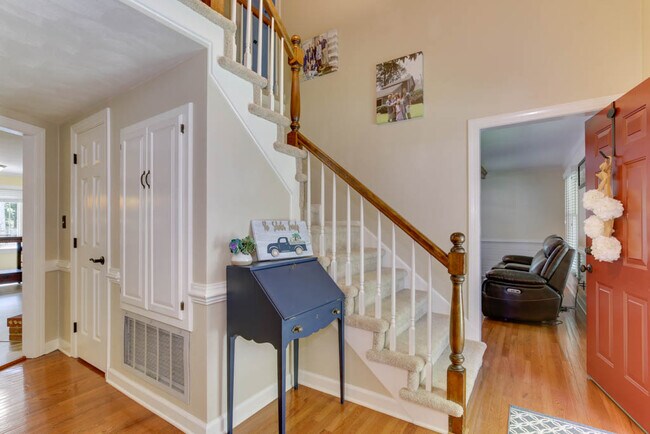 Foto del edificio - 501 Wessex Dr