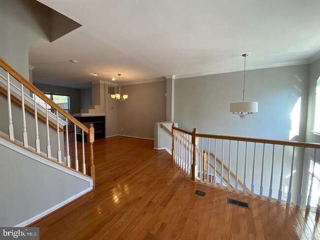 Building Photo - Impressive Three-Bedroom Townhome in North...