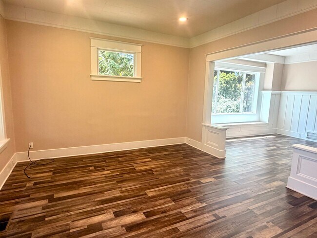 Foto del edificio - Beautifully Updated Craftsman in the Heart of North Tacoma