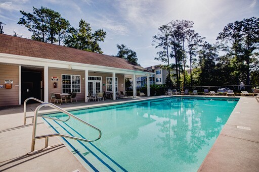 Building Photo - 136 Amaryllis Dr