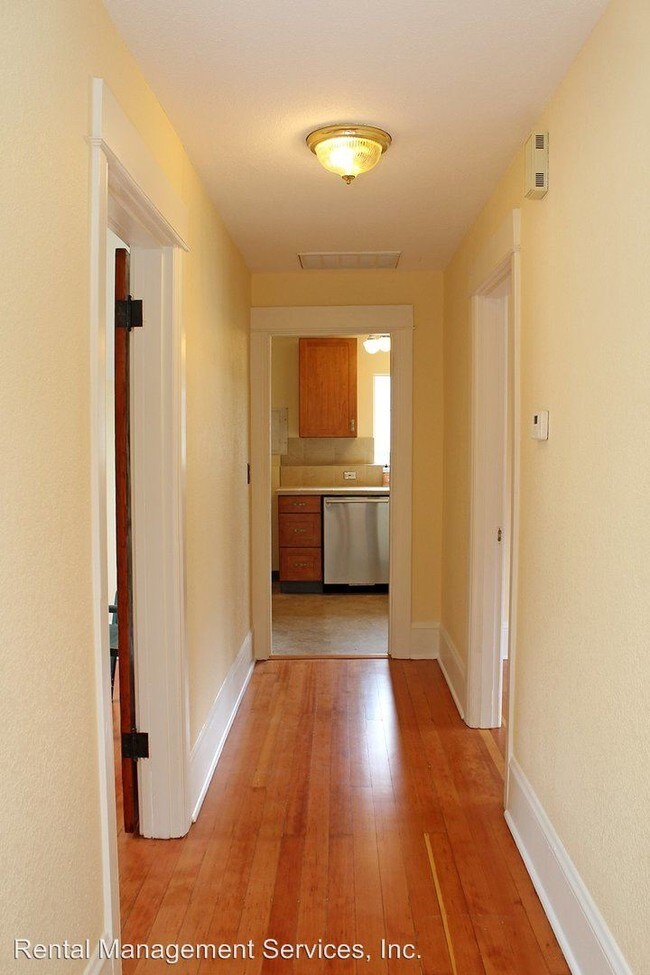 Building Photo - 4642 NE 28th Ave