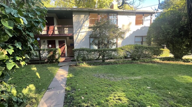 Building Photo - 1677 Woodland Ave