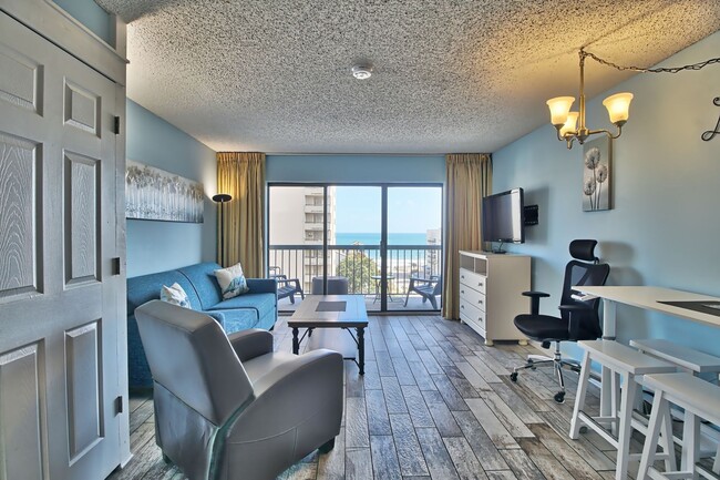 Foto del edificio - Charming Beach 1BR,  1.5Bath Condo in Myrt...