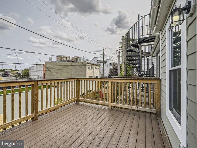 Foto del edificio - 1435 Woodall St