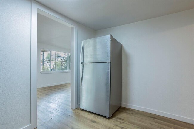 Foto del edificio - 5807 Mayo Dr