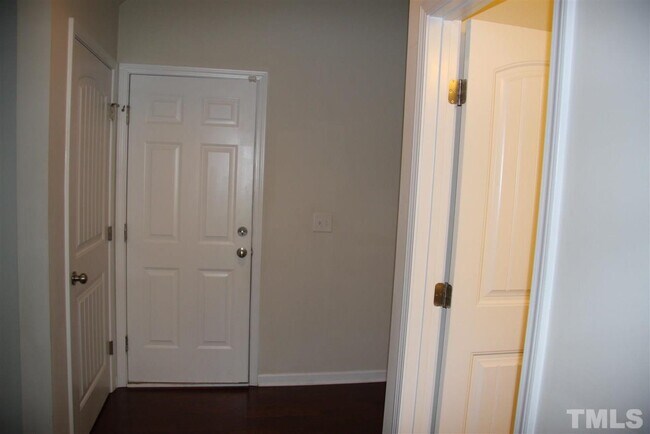 Building Photo - 1349 Cozy Oak Ave