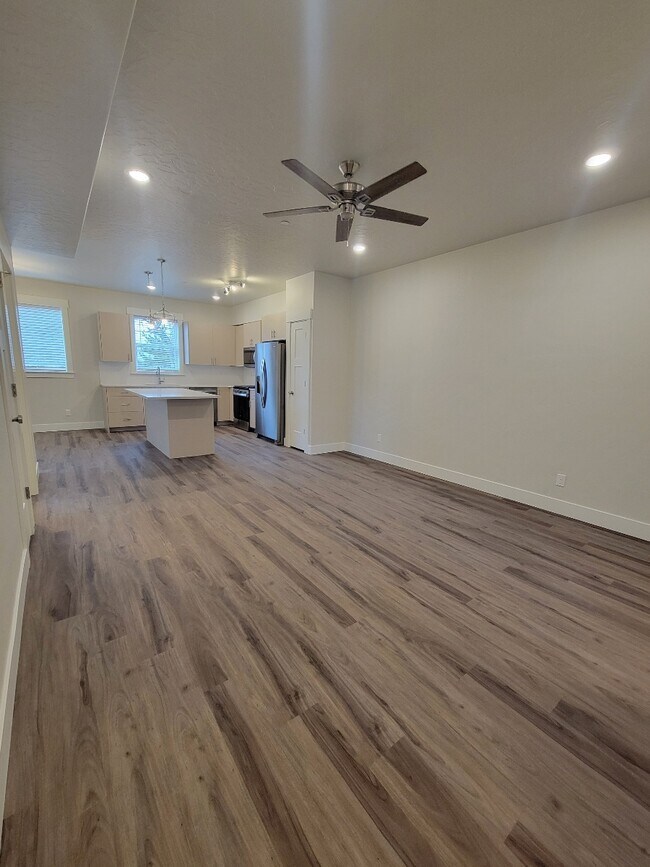 Foto del edificio - 702 E 6th St