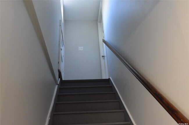 Foto del edificio - 174 Mills Pond Rd