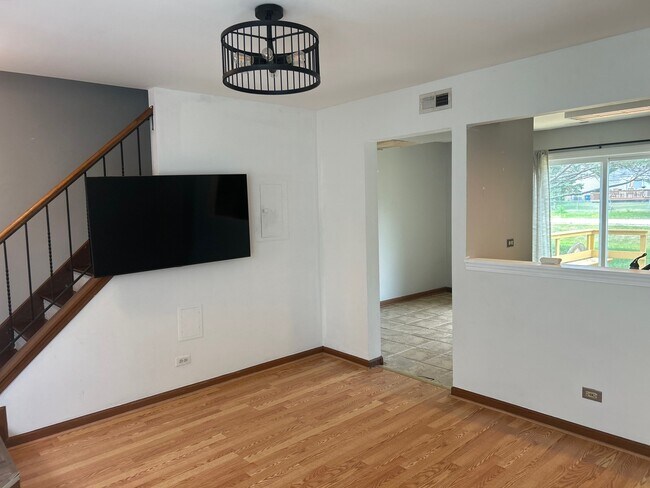 Foto del edificio - 2732 Wilshire Ct