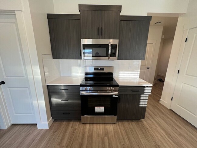 Foto del edificio - BRAND NEW South Desert Townhome with EVSE Outlet