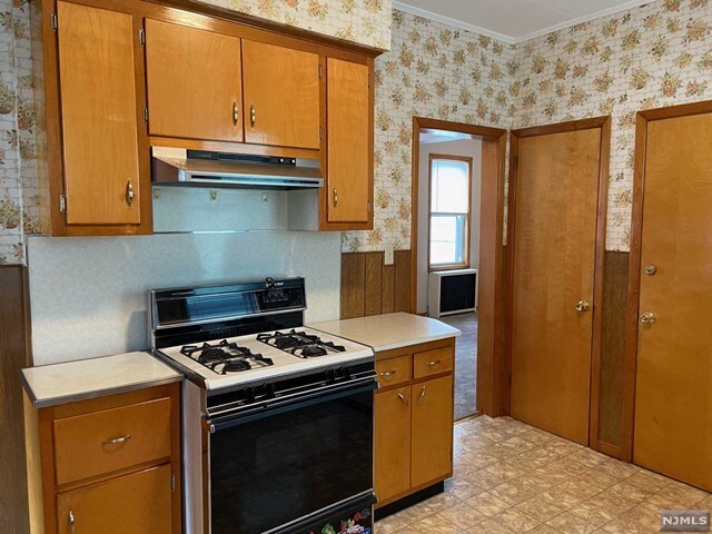 Building Photo - 124 Grand Street, Unit 2