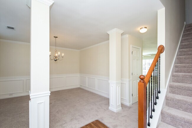Foto del edificio - HALF OFF!!! Lovely 4 Bedroom Home located ...