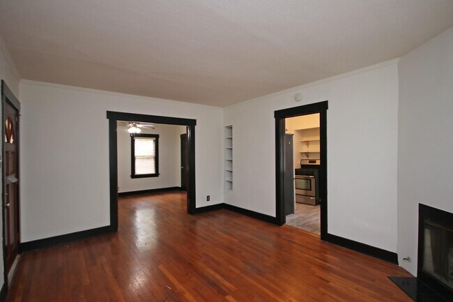 Building Photo - 237 Douglas St