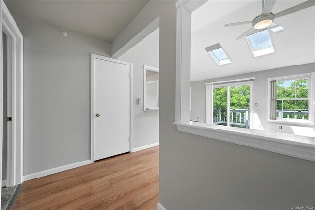 Building Photo - 27 Lexington Hills Rd