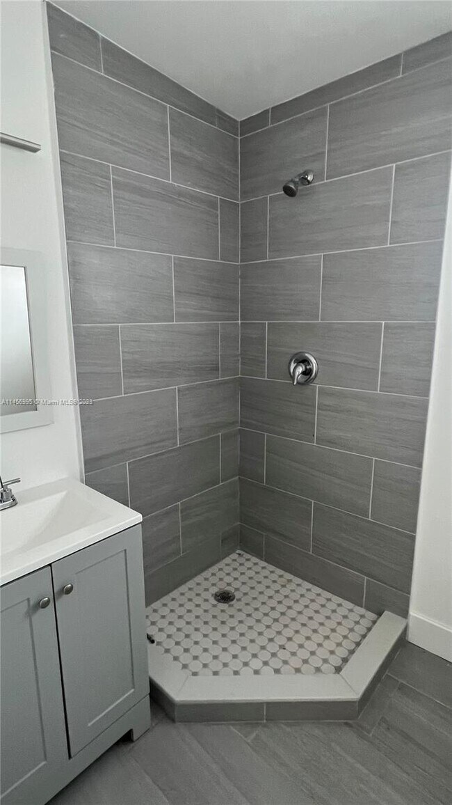 Foto del edificio - 1749 NW 64th St