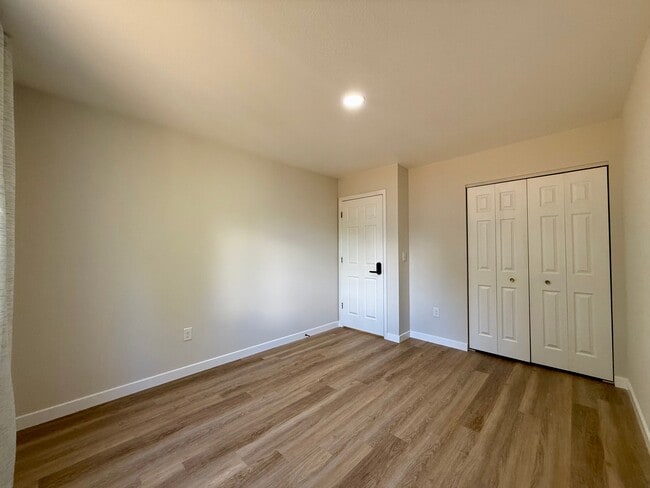 Building Photo - 411 Ruby Dr