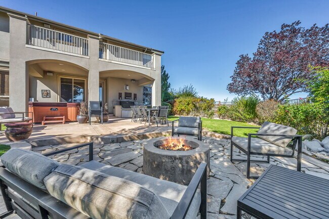 Foto del edificio - 1520 Taos Ln