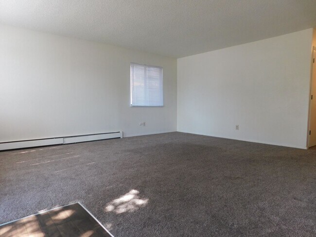 Foto del edificio - Single Family with Garage