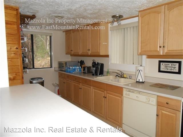 Foto del edificio - 32 Cienega Canyon Rd