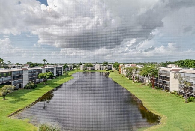 Building Photo - 14460 Strathmore Ln