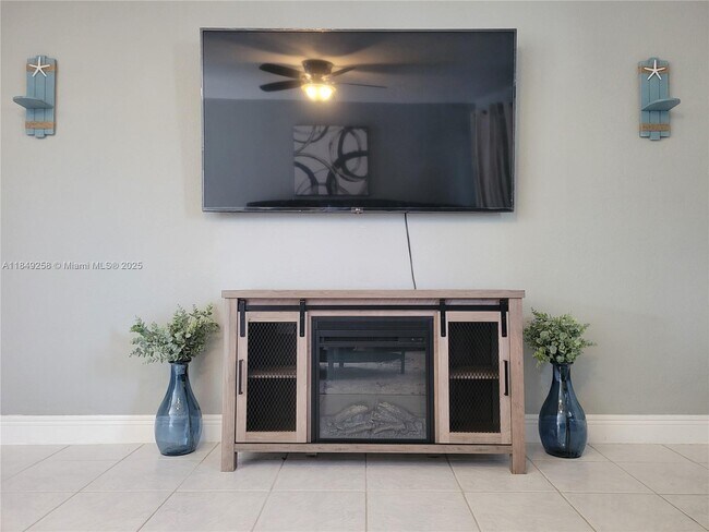 Foto del edificio - 2560 NE 8th Terrace