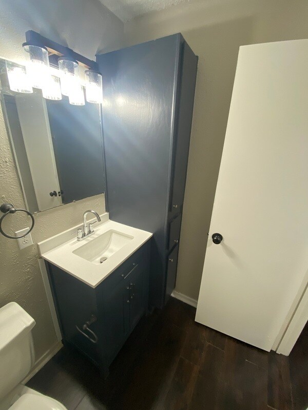 Foto del edificio - 4811 Houghton Ave