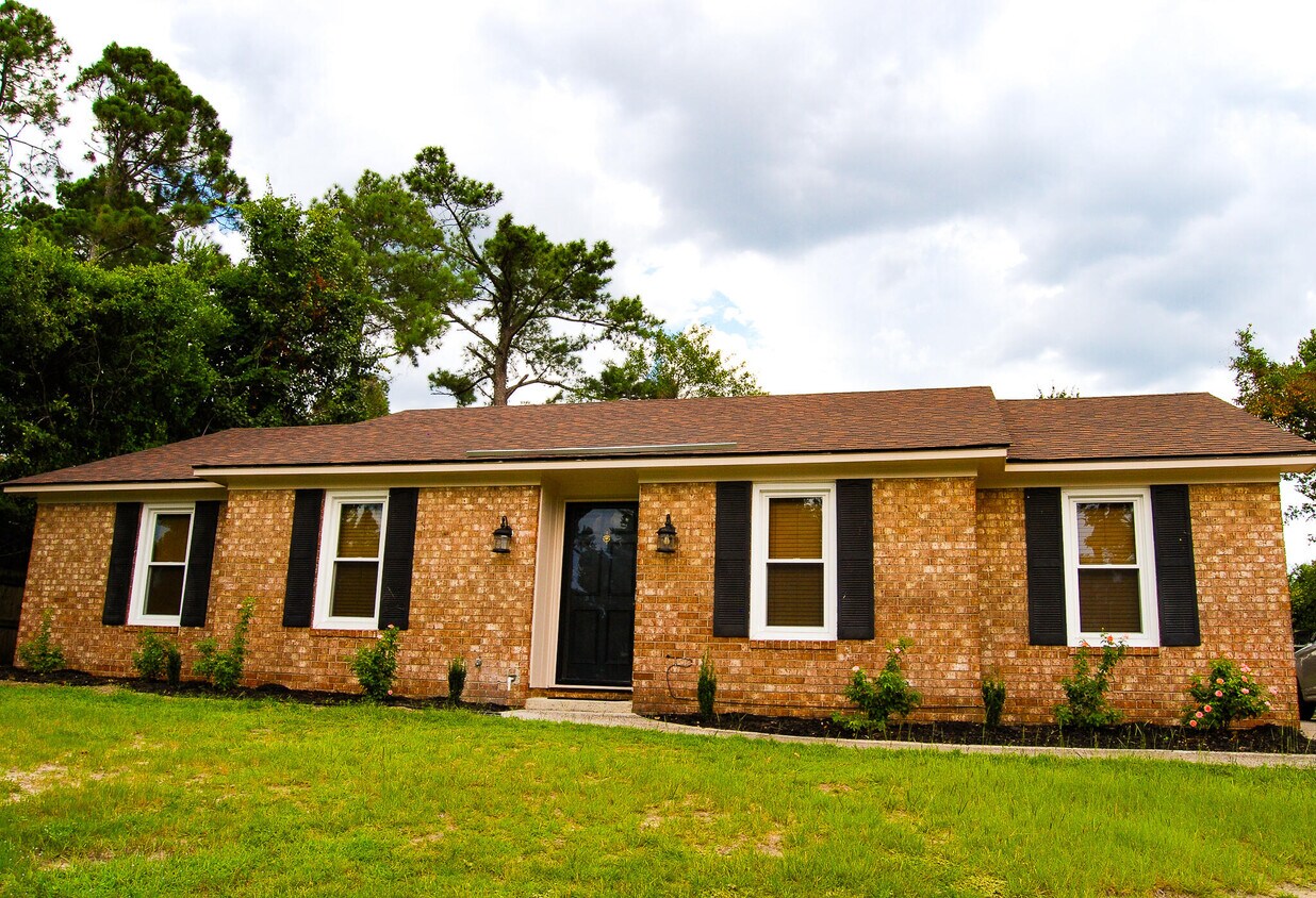 Foto principal - 3932 Creekwood Ln