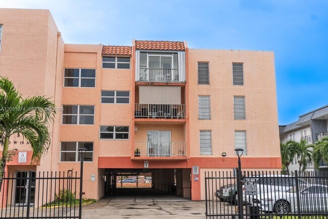 Building Photo - 6190 W 19th Ave