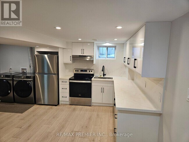 Photo du bâtiment - 2168 Denise Rd