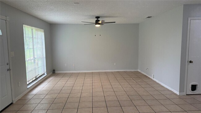 Foto del edificio - 4367 Shadow Crest Pl