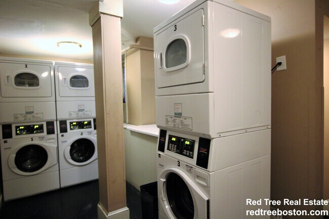 Foto del edificio - 384 Commonwealth Ave