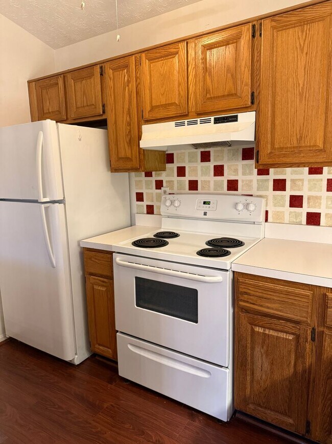 Foto del edificio - Spacious Two Bedroom Condo