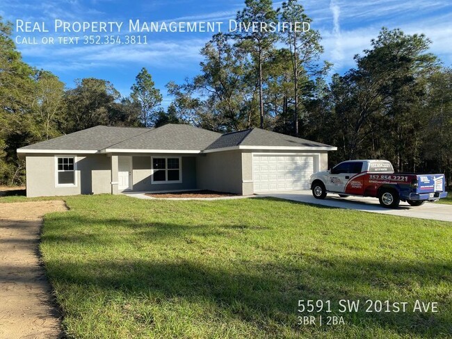 Building Photo - Custom Home - Desirable Dunnellon Neighbor...