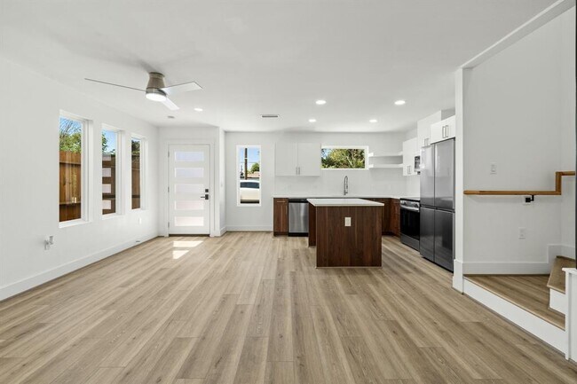 Foto del edificio - 7608 De Priest St