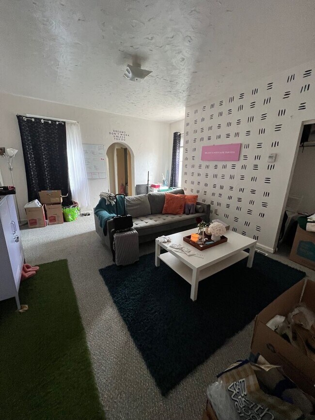 Foto del edificio - 1525 Lowrie St