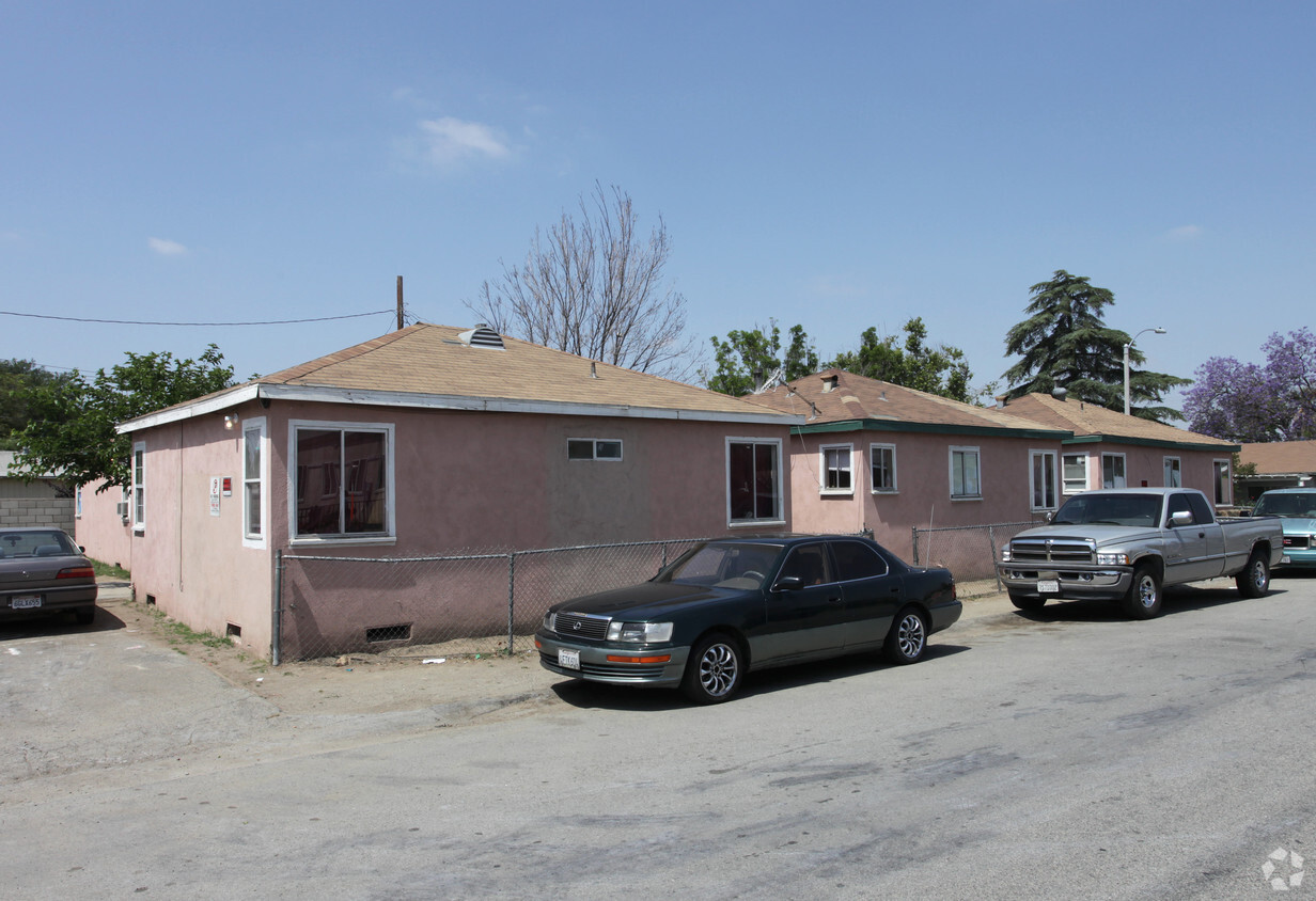 Foto principal - 3908 Rubidoux Blvd