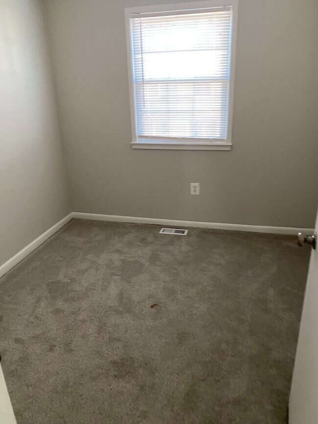 Building Photo - 3033 Sigel Ct