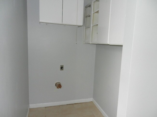 Building Photo - Cute Ranch Apartment on Frank Rd