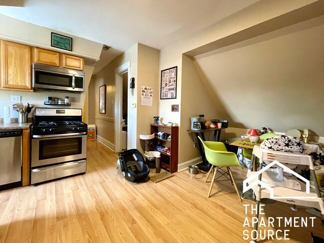 Foto del edificio - 3434 W Drummond Pl