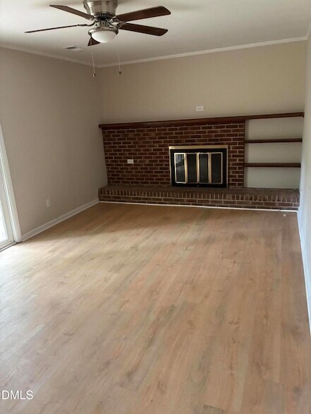 Foto del edificio - 705 Northampton Dr