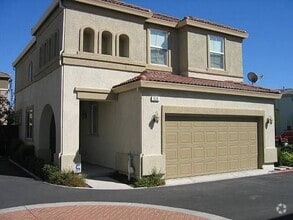 Building Photo - 526 Tocia Ct
