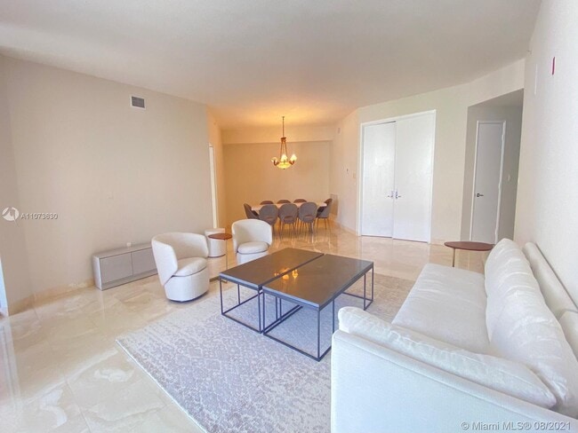 Building Photo - 737 Crandon Blvd