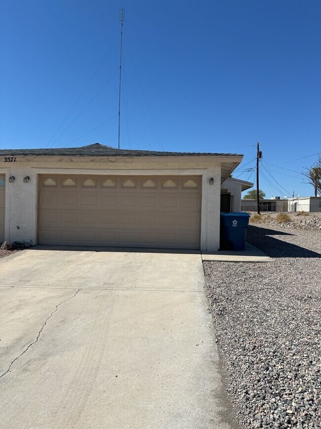 Foto del edificio - 3571 Tomahawk Dr