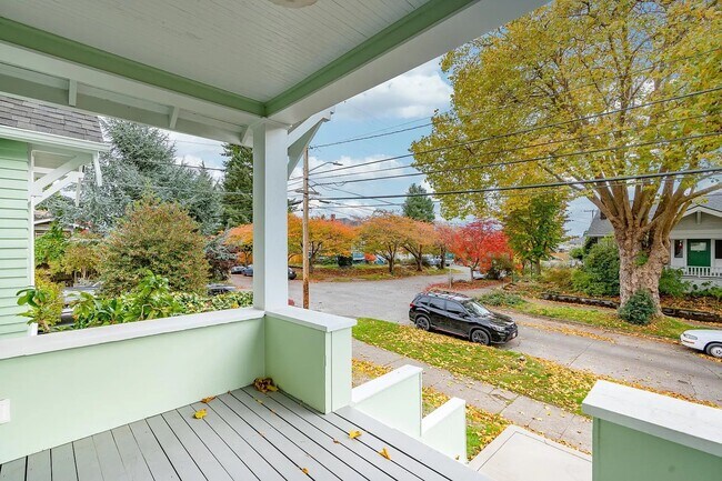 Building Photo - 2220 N 46th St
