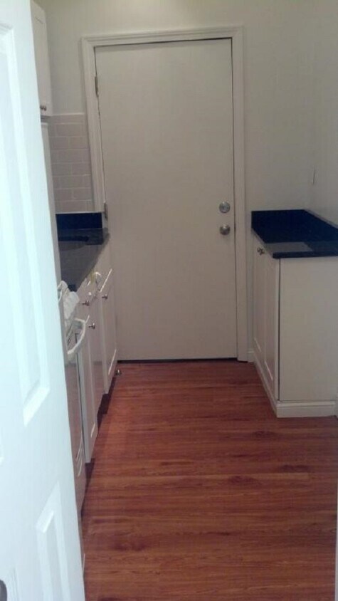 Primary Photo - 211 Park Dr