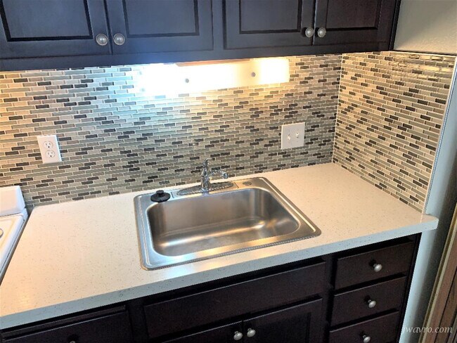 Building Photo - 2085 Bush St